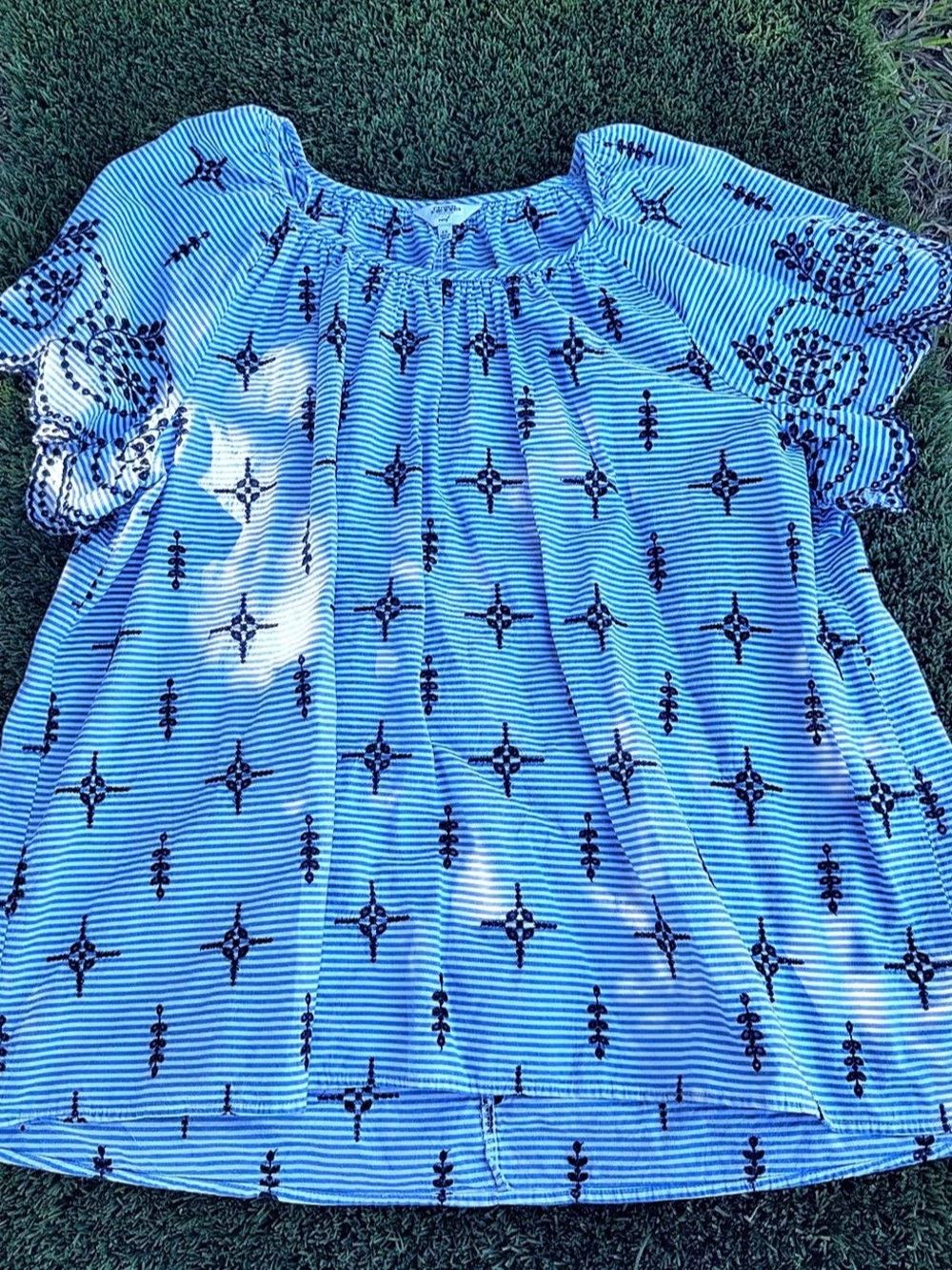 Crown & Ivy women’s  Size 2X Blue White Embroidered Blouse